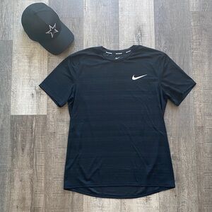 Nike Men's Black Short Sleeve Tee